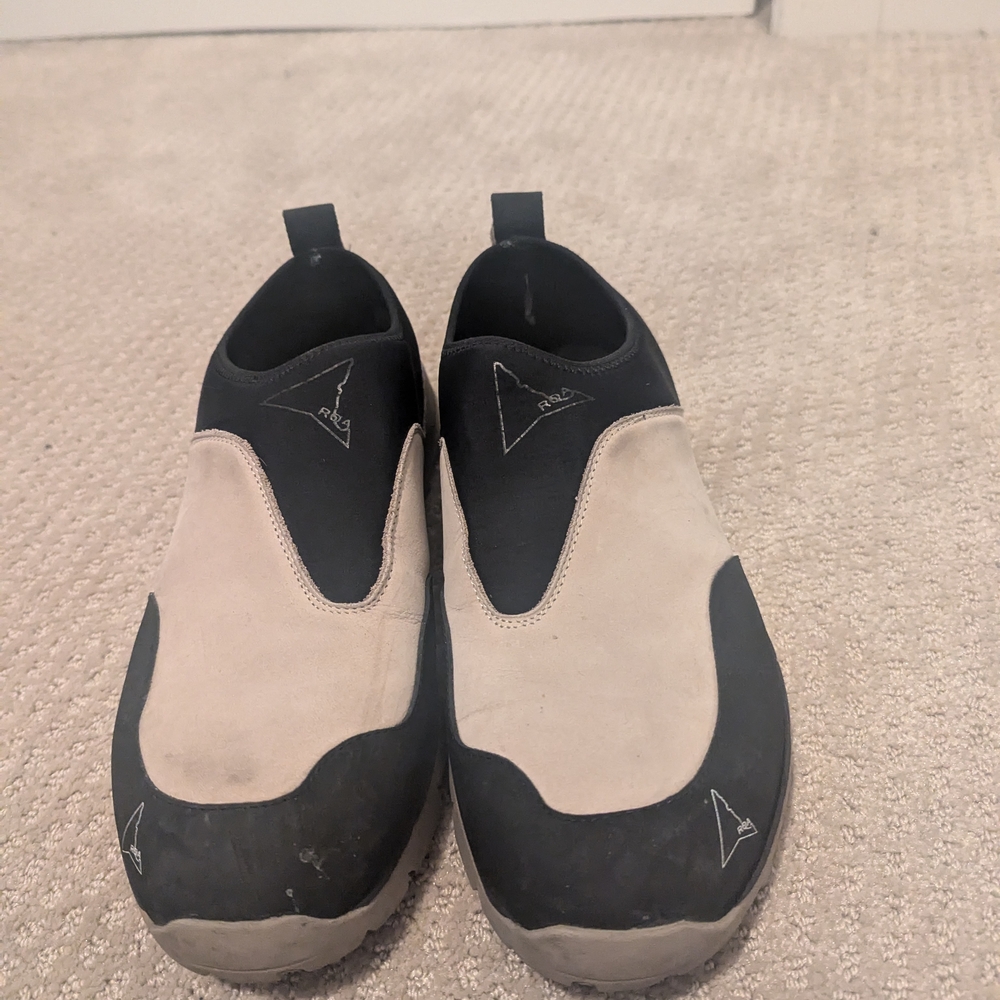 Men's Black Khaki ROA hiking slip on shoes, used good condition EU 43/ US 10 M